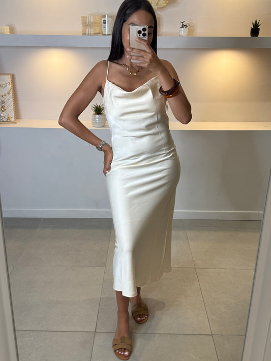Robe écrue satinée