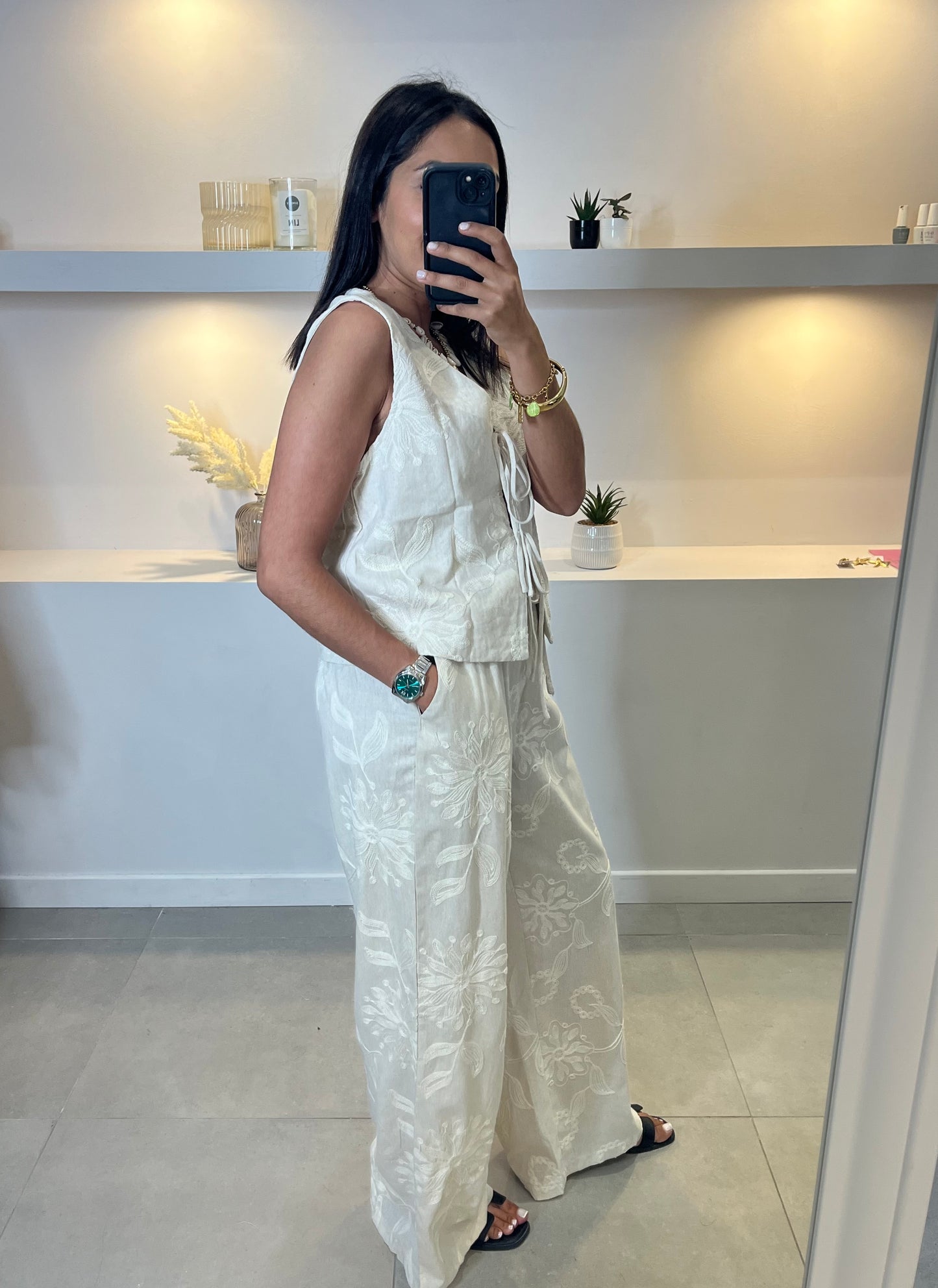 Ensemble beige avec noeuds